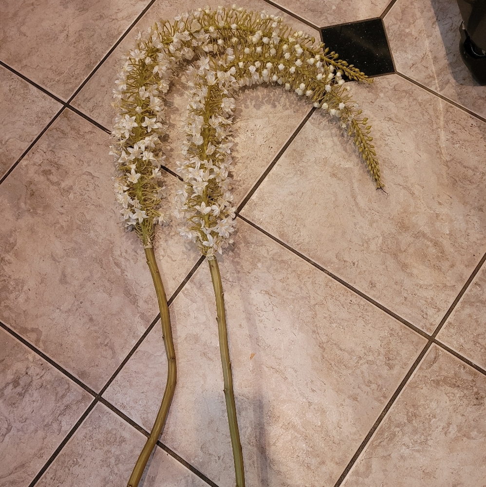 2 Piece Floral Decor